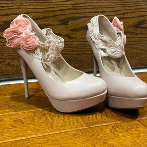 Beige Floral Heel